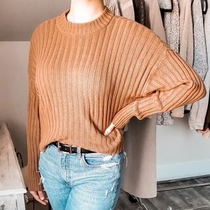 AMERICAN EAGLE KNIT SWEATER SLIGHT CROP SIZE M